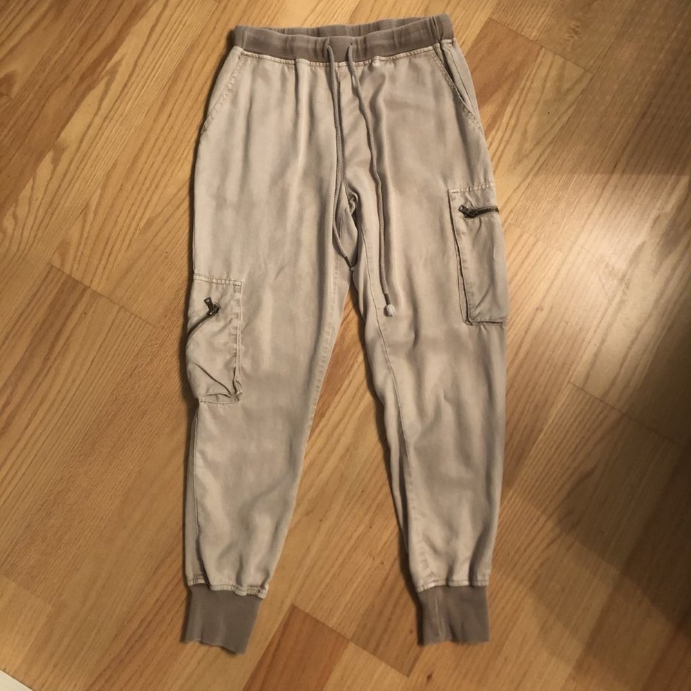 young fabulous & broke XS Khaki Pants with Many Pockets